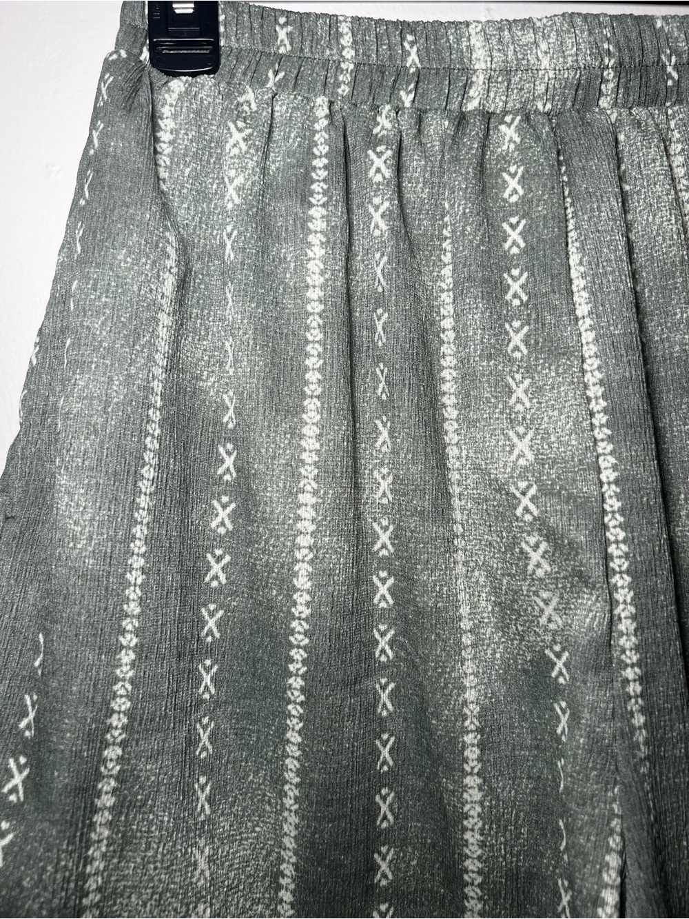 LuLaRoe Jude Ruffle Hem Shorts - Picture 3 of 5
